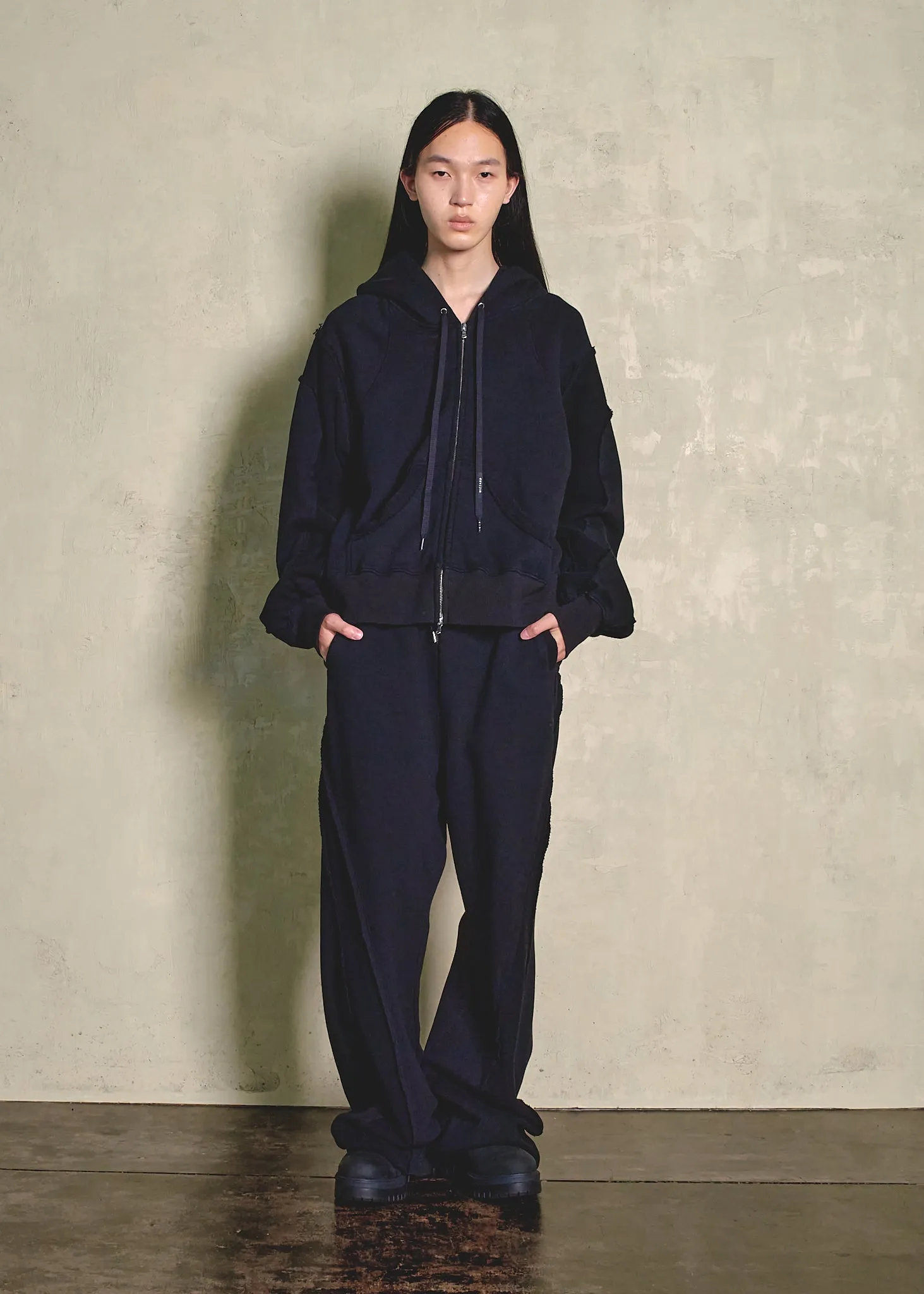 CUT OFF SWEAT PANTS