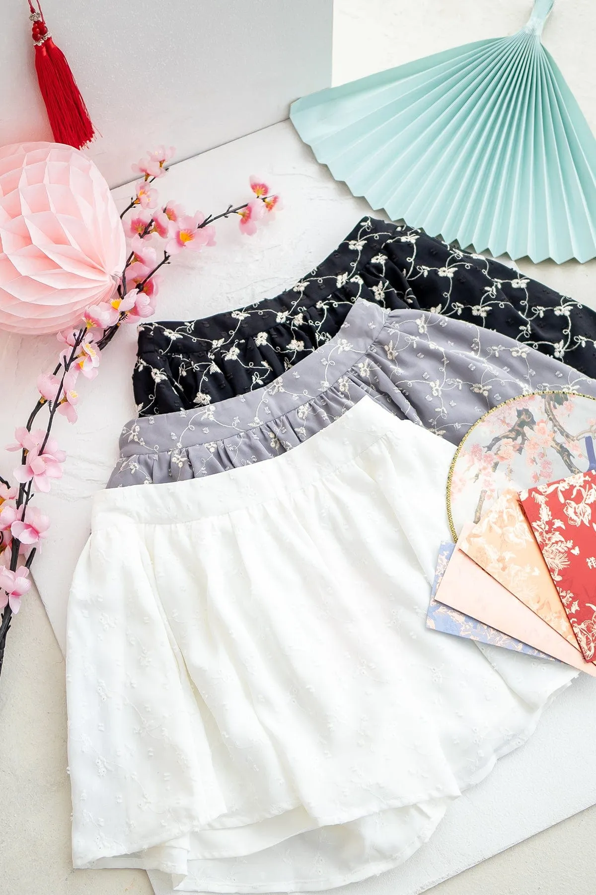 HART FLARE SHORTS IN PERIWINKLE