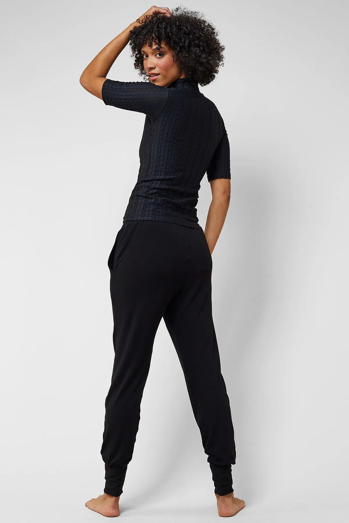 Lightweight Yoga Loose Side Pockets Cuffed Pant Black