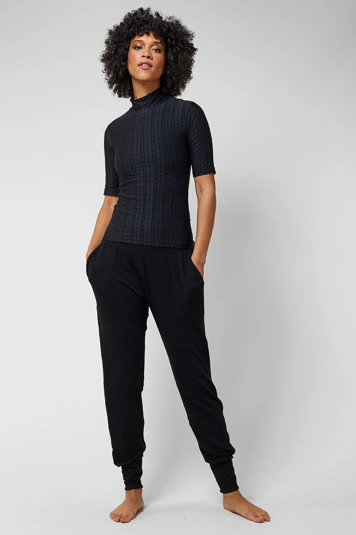 Lightweight Yoga Loose Side Pockets Cuffed Pant Black