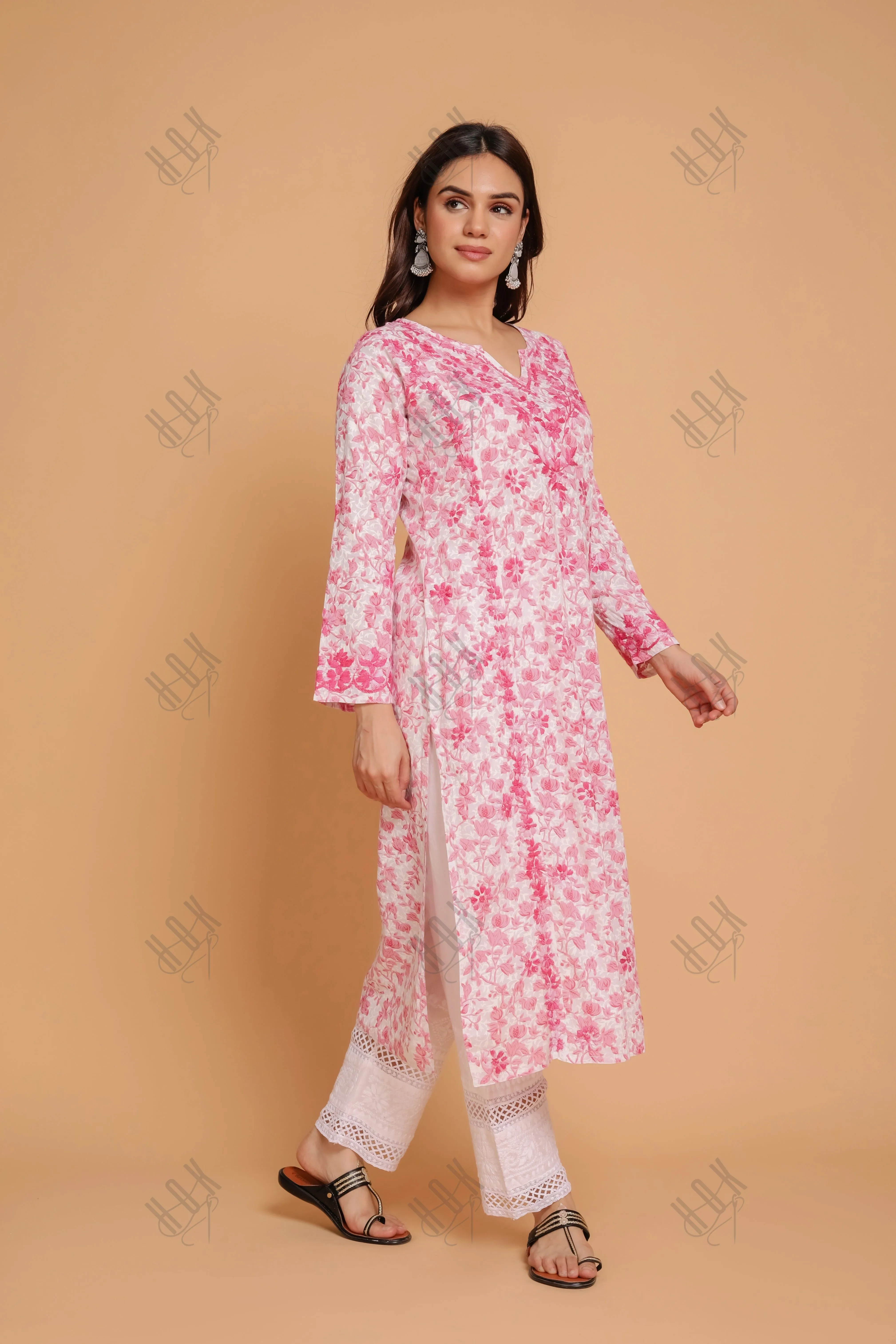 Simer in Saba Chikankari Kurta in Mul cotton in Pink Print