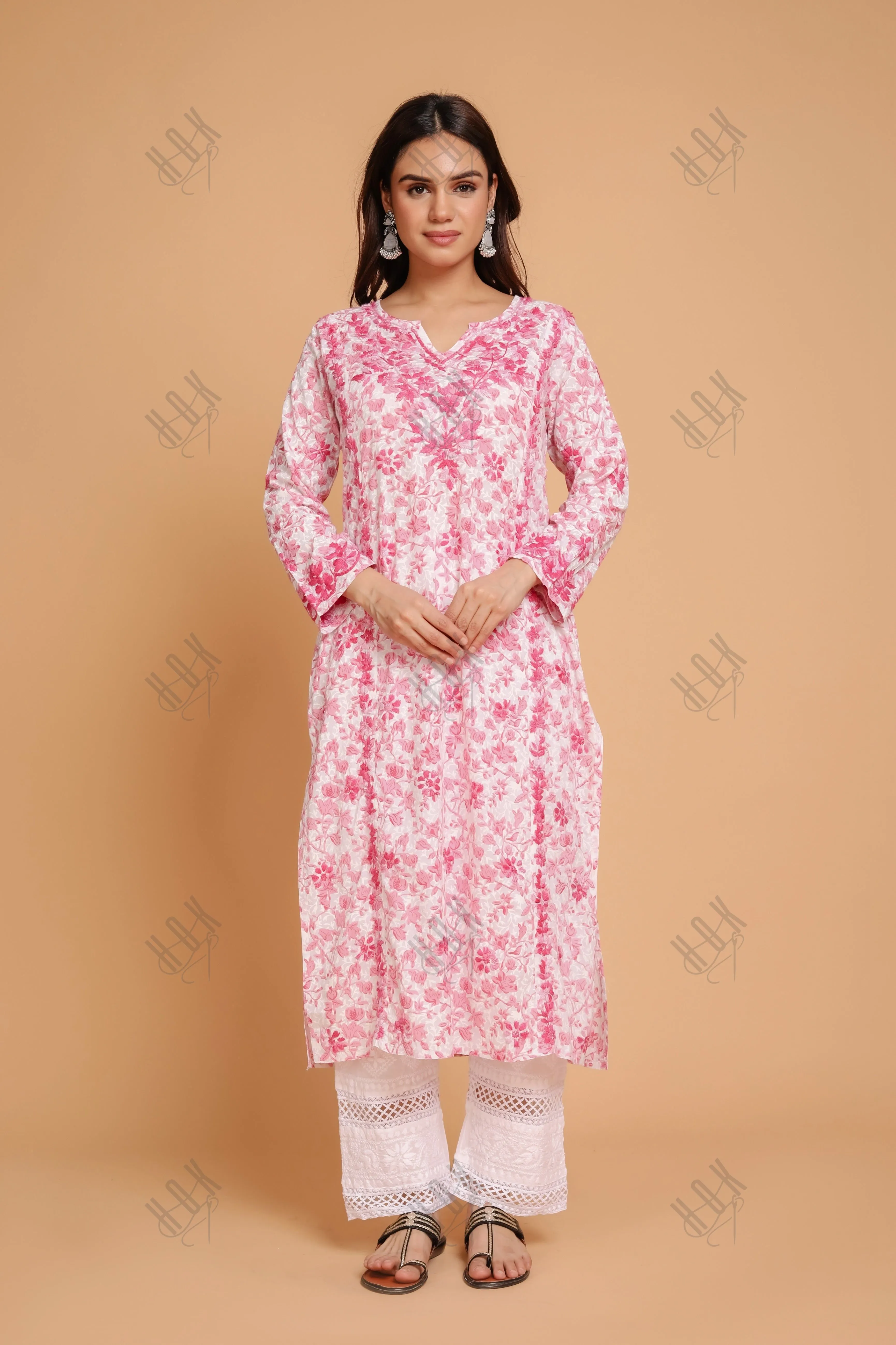 Simer in Saba Chikankari Kurta in Mul cotton in Pink Print