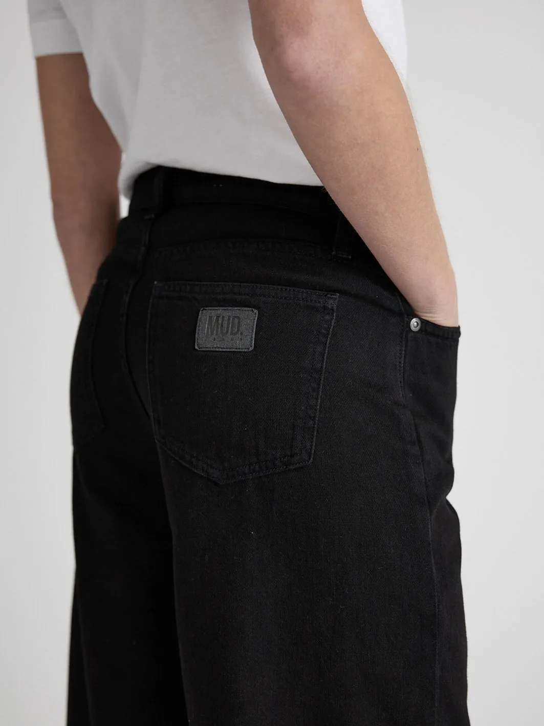 Suzy Mid Short - BlackDip